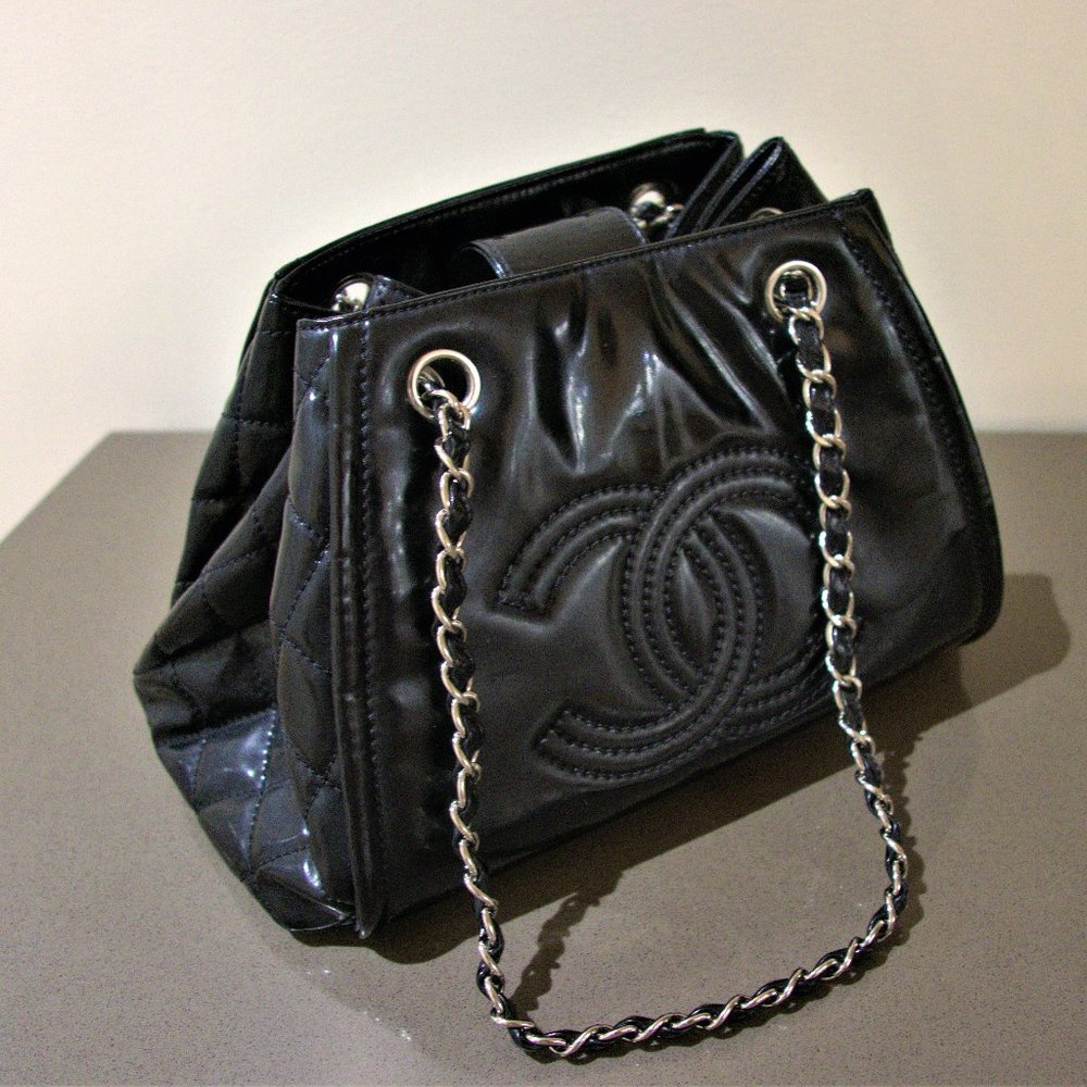 CHANEL Vinyl Small Lipstick Ligne Accordion Bag